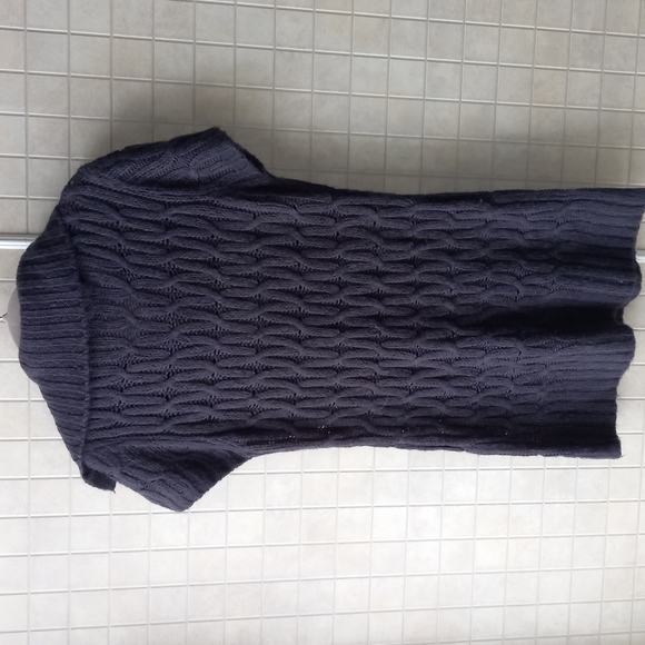 Short sleeved sweater dress - Picture 2 of 3